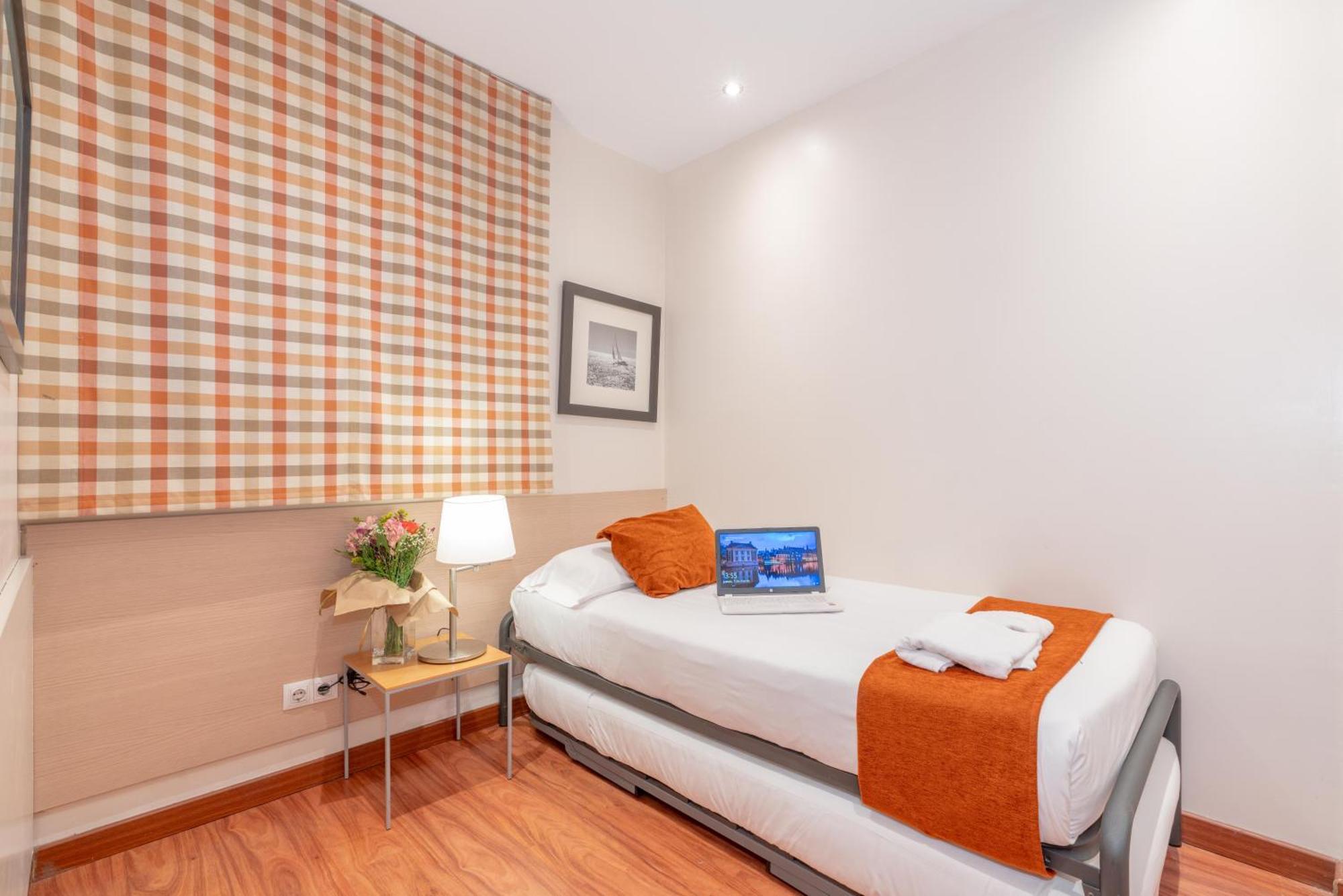 Serennia Cest Apartamentos Arc De Triomf Барселона Екстер'єр фото