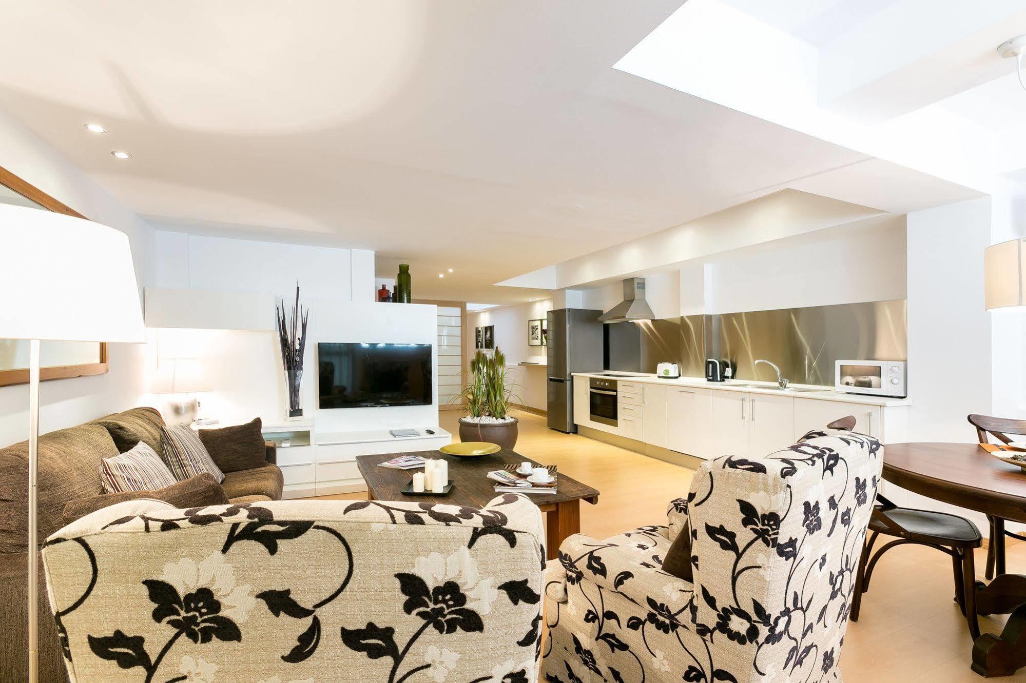 Serennia Cest Apartamentos Arc De Triomf Барселона Екстер'єр фото