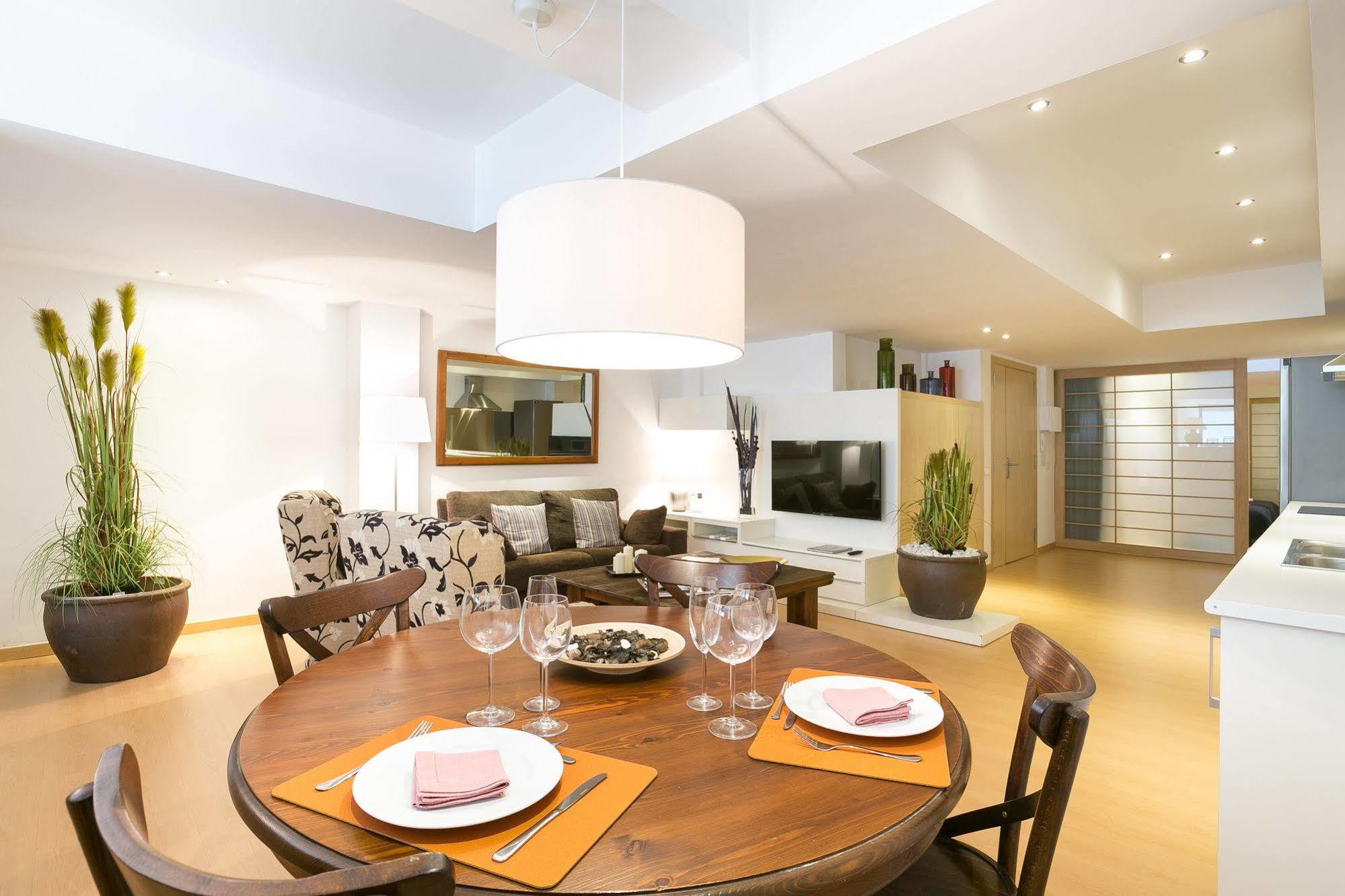 Serennia Cest Apartamentos Arc De Triomf Барселона Екстер'єр фото