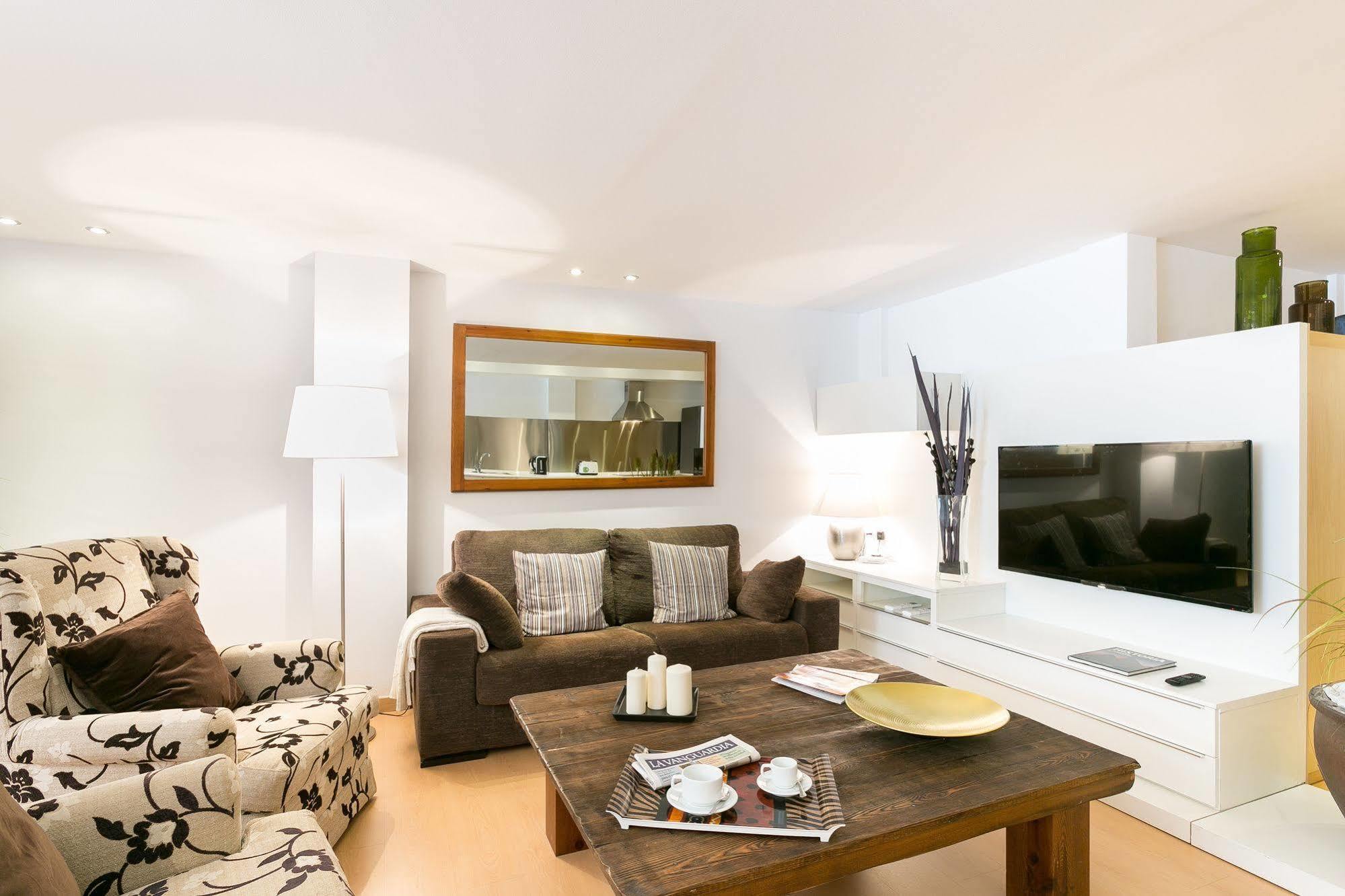 Serennia Cest Apartamentos Arc De Triomf Барселона Екстер'єр фото