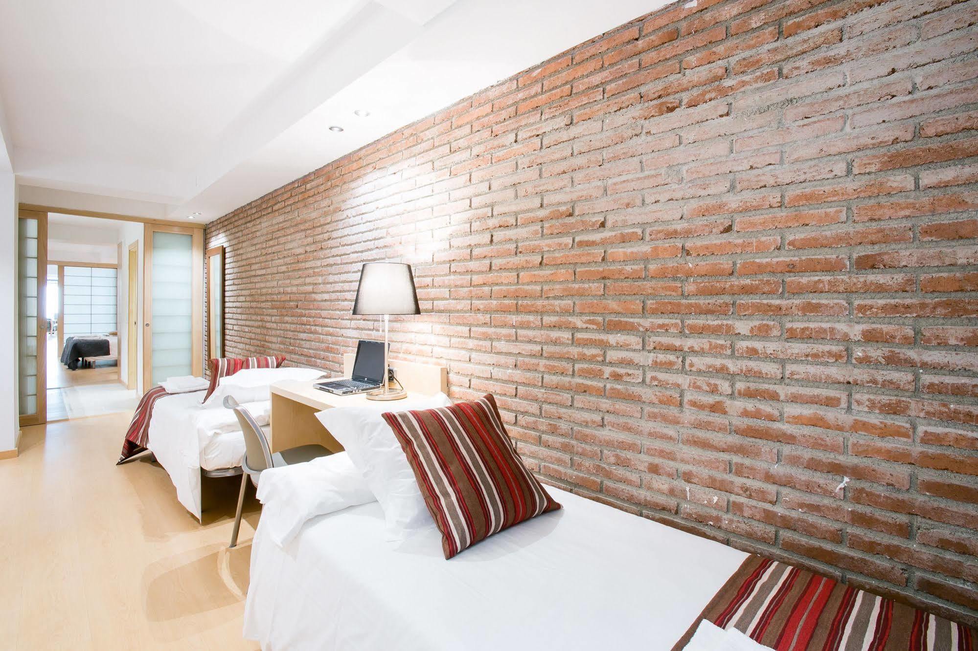 Serennia Cest Apartamentos Arc De Triomf Барселона Екстер'єр фото