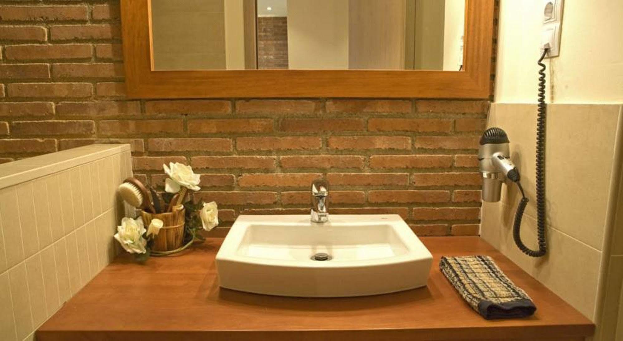 Serennia Cest Apartamentos Arc De Triomf Барселона Екстер'єр фото