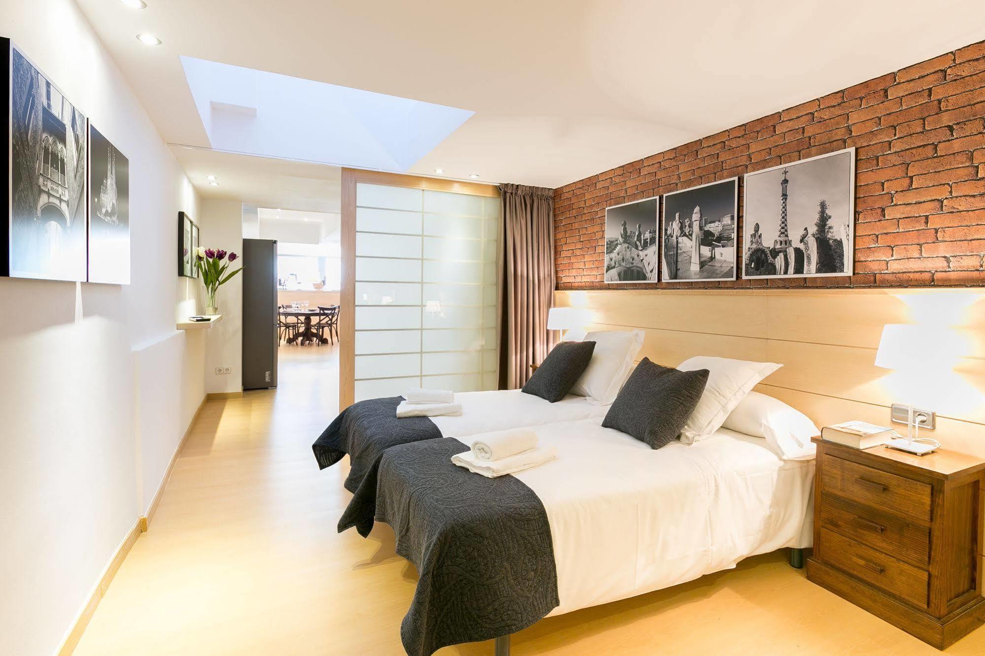 Serennia Cest Apartamentos Arc De Triomf Барселона Екстер'єр фото