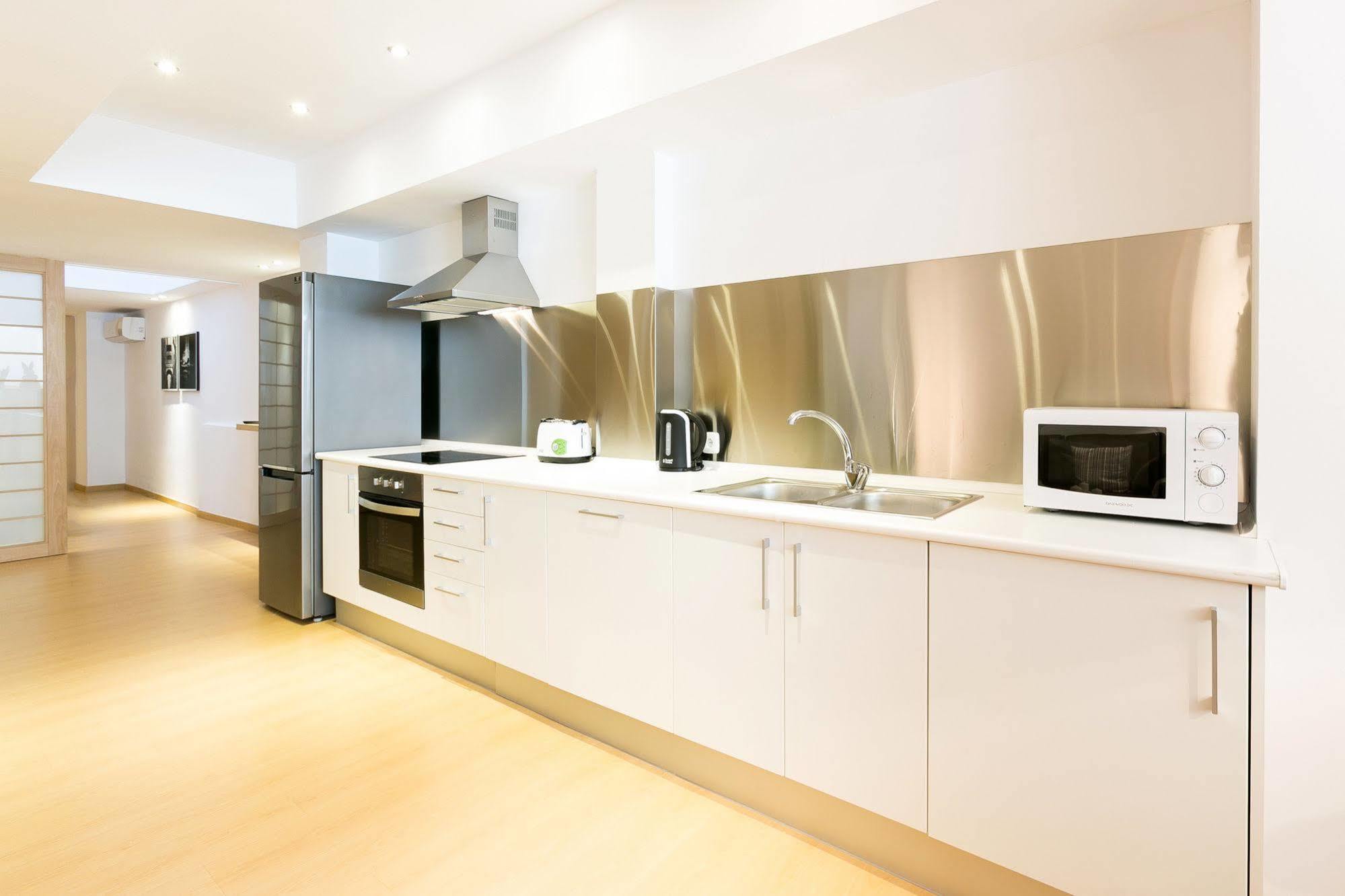 Serennia Cest Apartamentos Arc De Triomf Барселона Екстер'єр фото