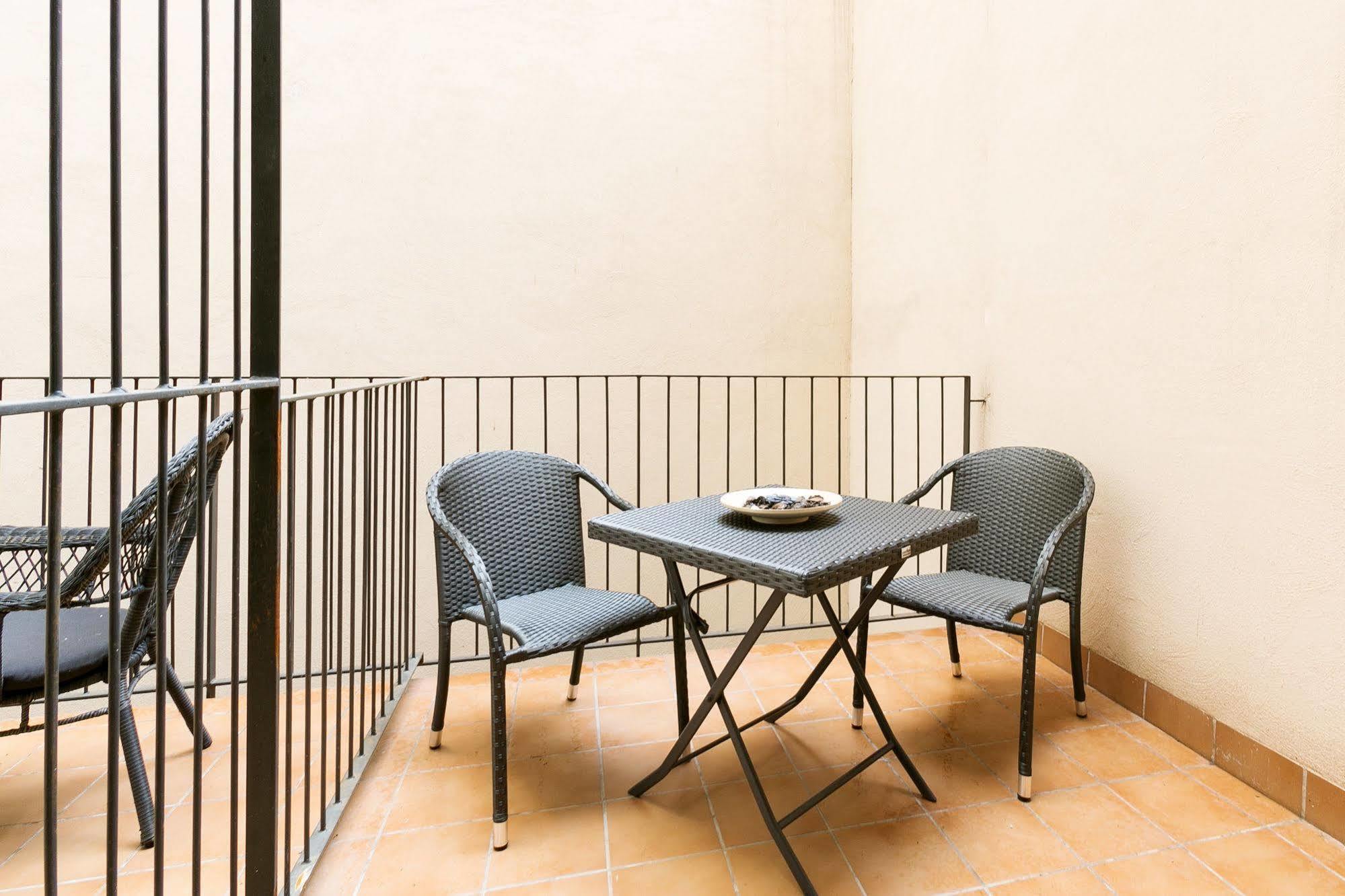Serennia Cest Apartamentos Arc De Triomf Барселона Екстер'єр фото